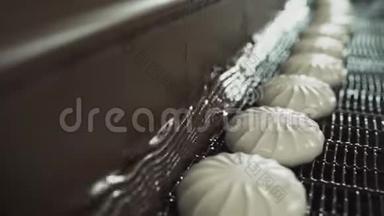 输送线生产白色美味棉花糖的企业
